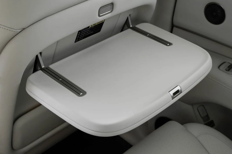 SUV dài hơn 5,3 mét, mạnh 571 mã lực, trang bị tối tân, giá gần 1,2 tỷ đồng - Hình 7