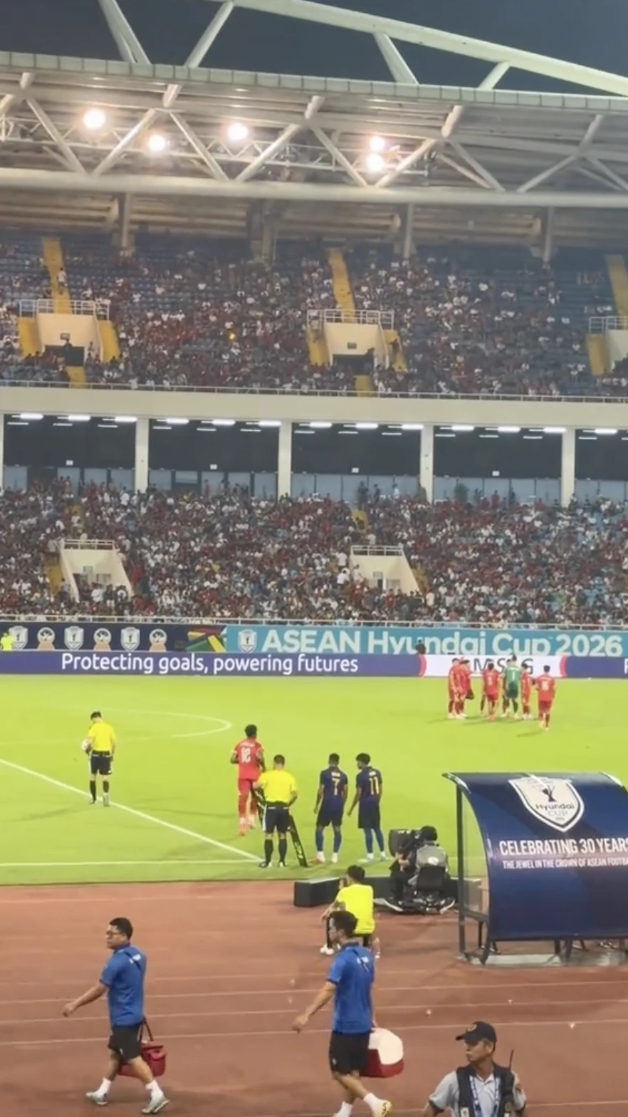 Vợ Xuân Son dành 1 thứ đặc biệt cho chồng sau trận thắng Malaysia - Hình 2