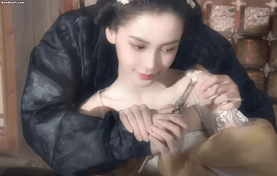 Mỹ nhân mang gương mặt là khuôn mẫu của cả quốc gia: Chê diễn xuất vạn lời đều đúng, chê visual nửa lời cũng sai - Hình 5