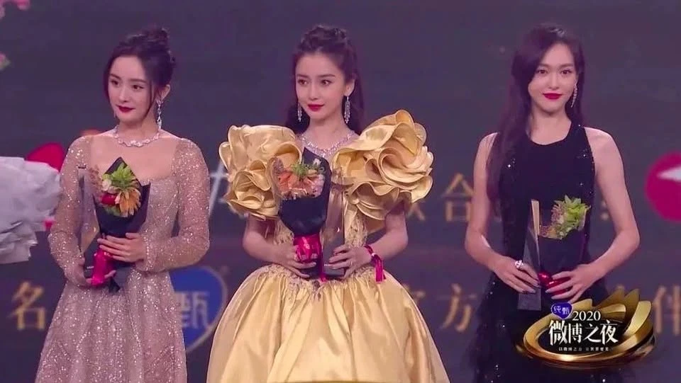 Hé lộ nguyên nhân khiến cặp bạn thân nổi tiếng nhất Cbiz cạch mặt, làm cho Địch Lệ Nhiệt Ba bị oan suốt 10 năm - Hình 6