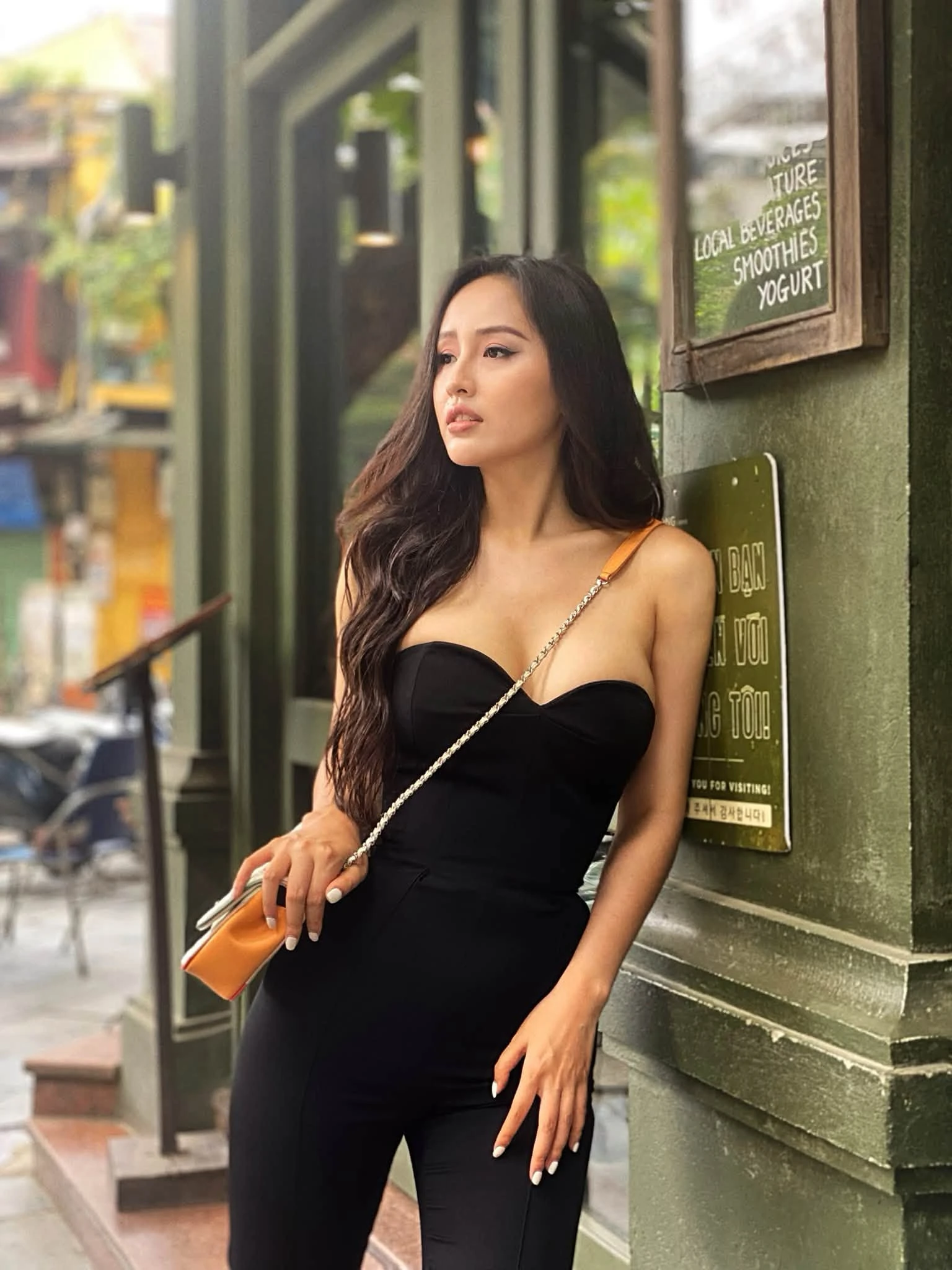 Loạt ảnh gợi cảm của Mai Phương Thúy gây xôn xao - Hình 5