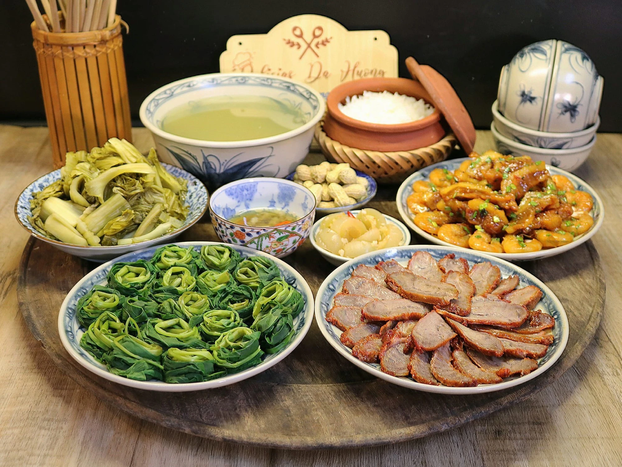 3 thói quen ăn cơm tưởng bình thường nhưng có thể khiến bạn dễ tăng cân, khó kiểm soát đường huyết - Hình 2