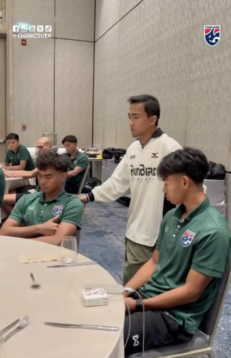 Chanathip động viên ĐT Thái Lan: Việt Nam không mạnh như chúng ta nghĩ đâu - Hình 1