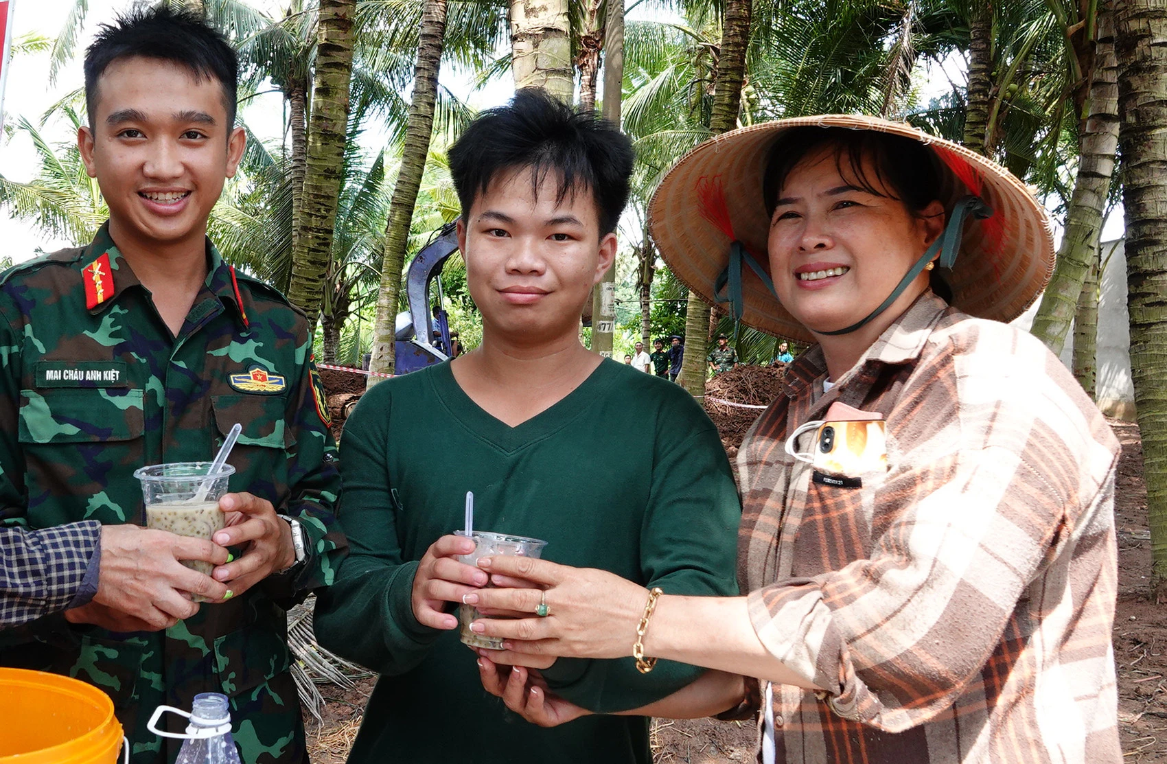Người phụ nữ cung cấp manh mối, giúp tìm 44 hài cốt liệt sĩ dưới vườn dừa - Hình 5