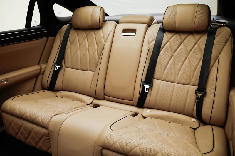Xe sedan dài hơn 5,2 mét, công suất 764 mã lực, trang bị tiên tiến, giá gần 1 tỷ đồng - Hình 6