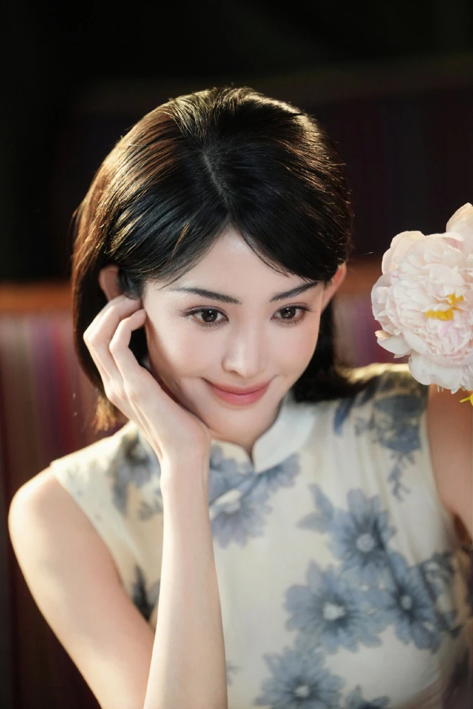 Nữ thần sườn xám đang viral khắp Trung Quốc: Đường cong chữ S khét thật sự, đẹp chuẩn mỹ nhân - Hình 7