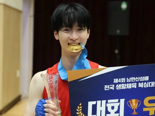 Đời như phim của sinh viên kinh tế bắt cướp rồi thành diễn viên, ẵm thêm giải boxing, lấy vợ xinh ngút ngàn - Hình 7