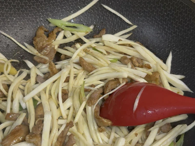Hãy ra chợ mua ngay 3 loại rau củ quý giá đang vào mùa, nấu mỗi món chỉ 15 phút là xong mà ngon lại giúp khỏe mạnh - Hình 18