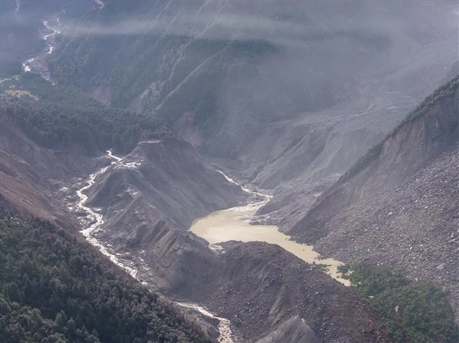Toàn cảnh thảm họa lũ quét tại Nepal và Tây Tạng - Hình 1