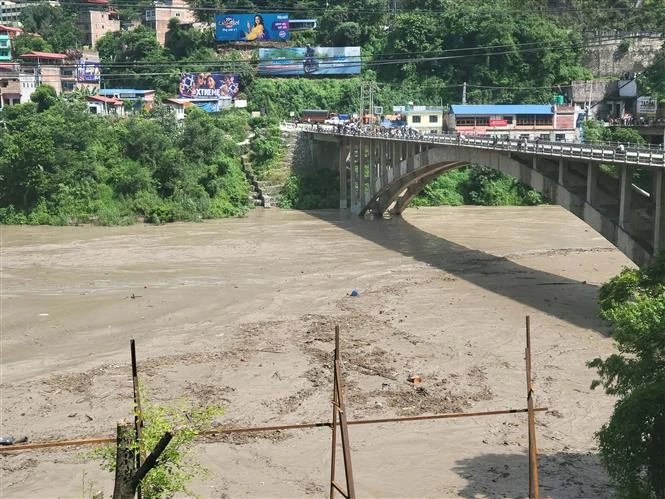 Toàn cảnh thảm họa lũ quét tại Nepal và Tây Tạng - Hình 3