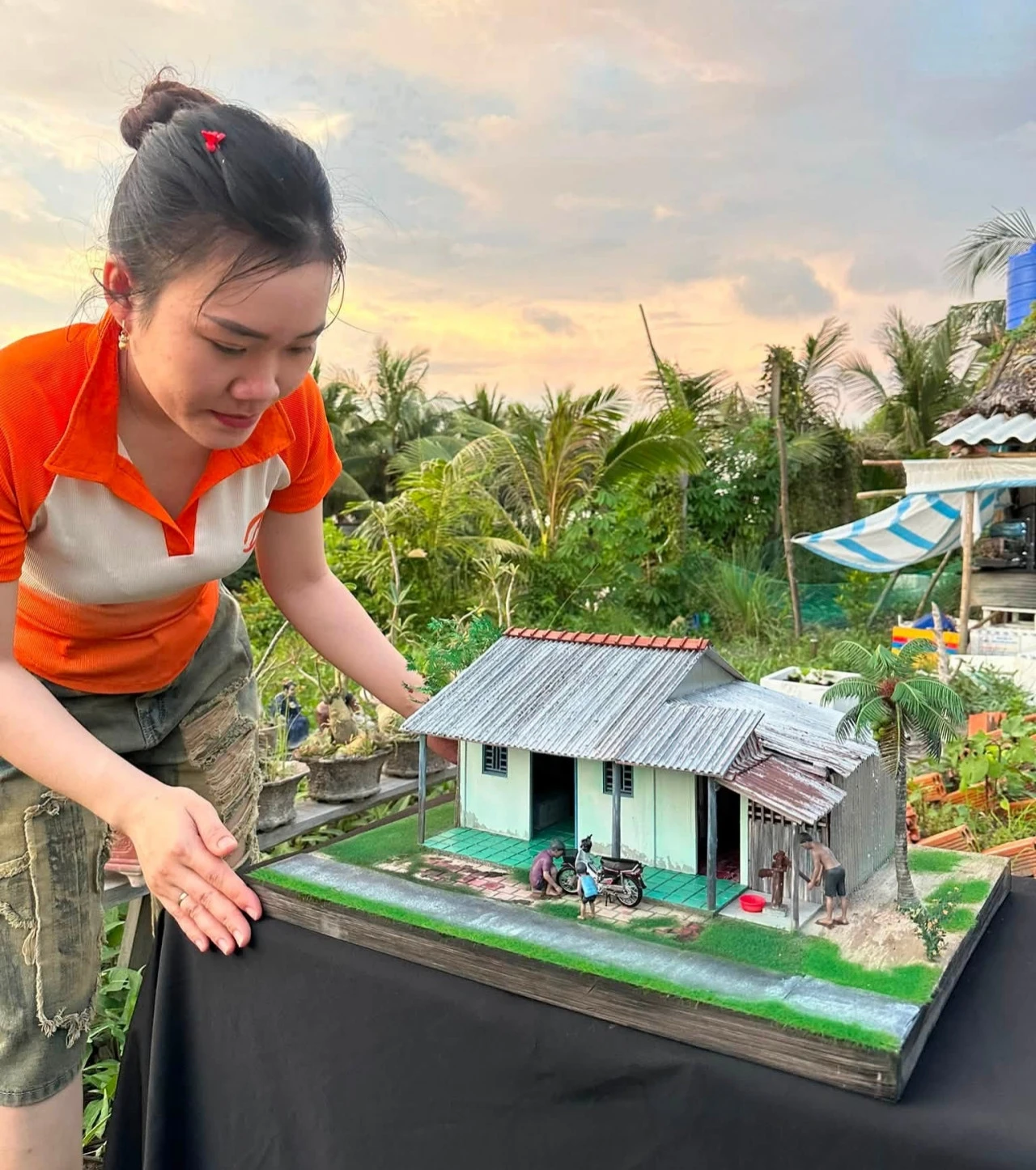 Vợ chồng Cà Mau biến đũa tre, vỏ lon bia thành những ngôi nhà đầy ký ức - Hình 10