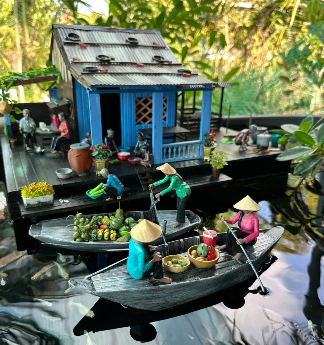 Vợ chồng Cà Mau biến đũa tre, vỏ lon bia thành những ngôi nhà đầy ký ức - Hình 5