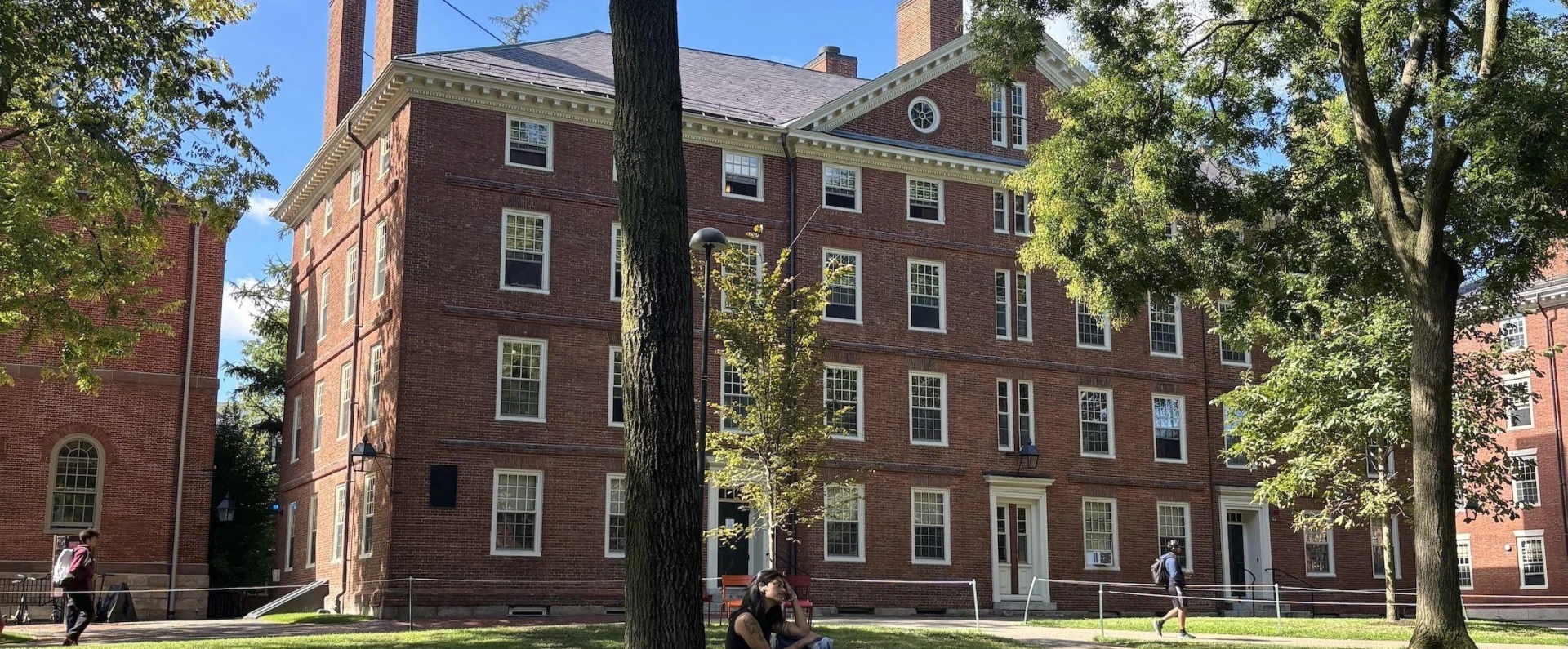 Bên trong KTX ĐH Harvard - ngôi trường nổi tiếng nhất hành tinh có gì? - Hình 1
