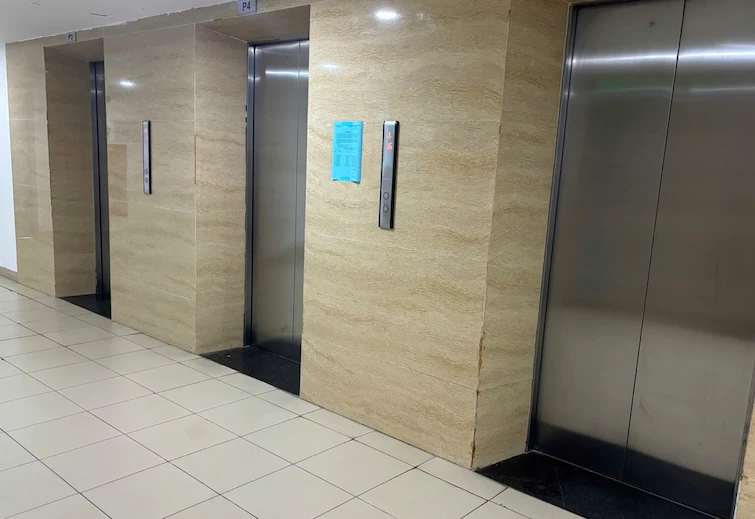 Rối bời vì hàng xóm chung cư rủ nhau ký đơn đuổi một hộ - Hình 1