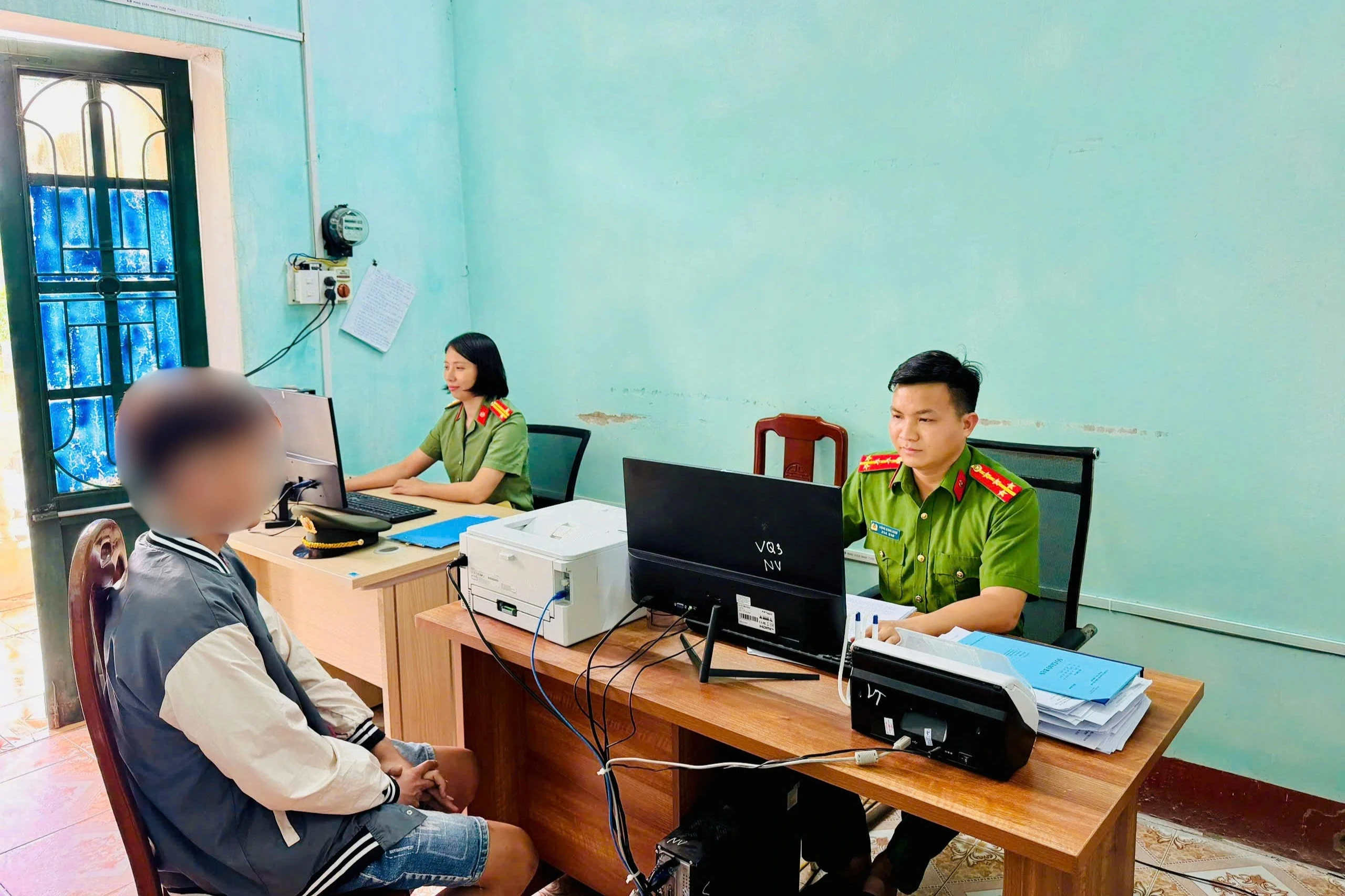 Bị phạt 12,5 triệu đồng vì livestream cảnh bốc đầu câu view - Hình 1