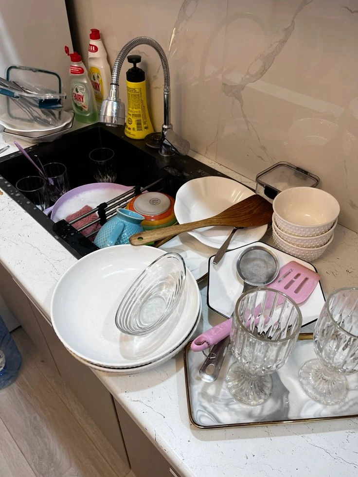 Gần 1 triệu đồng/tuần thuê người rửa bát, đổ rác: Tôi thà bỏ tiền để đổi lấy 3 tiếng xem phim! - Hình 2