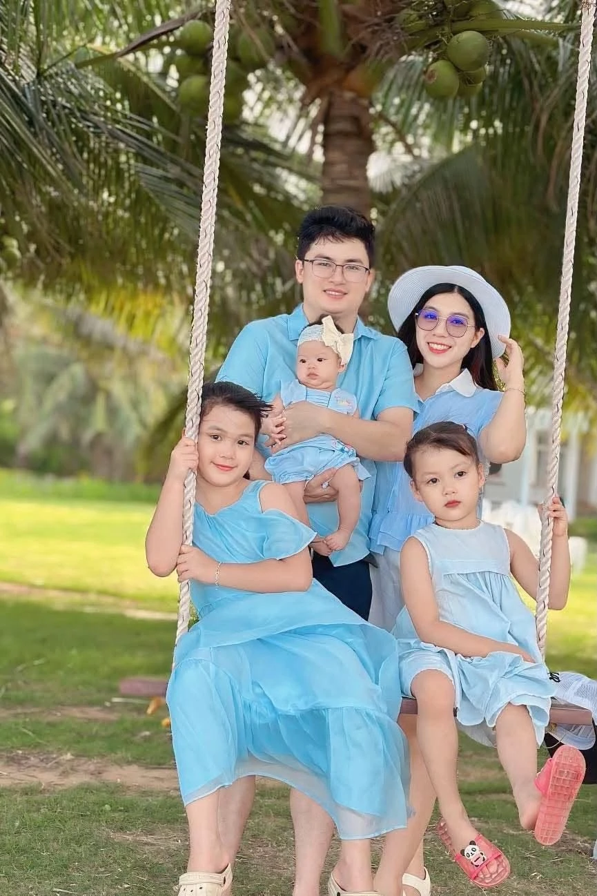Mạnh dạn gửi kết bạn Facebook, cô gái làm vợ cựu thí sinh Olympia - Hình 6