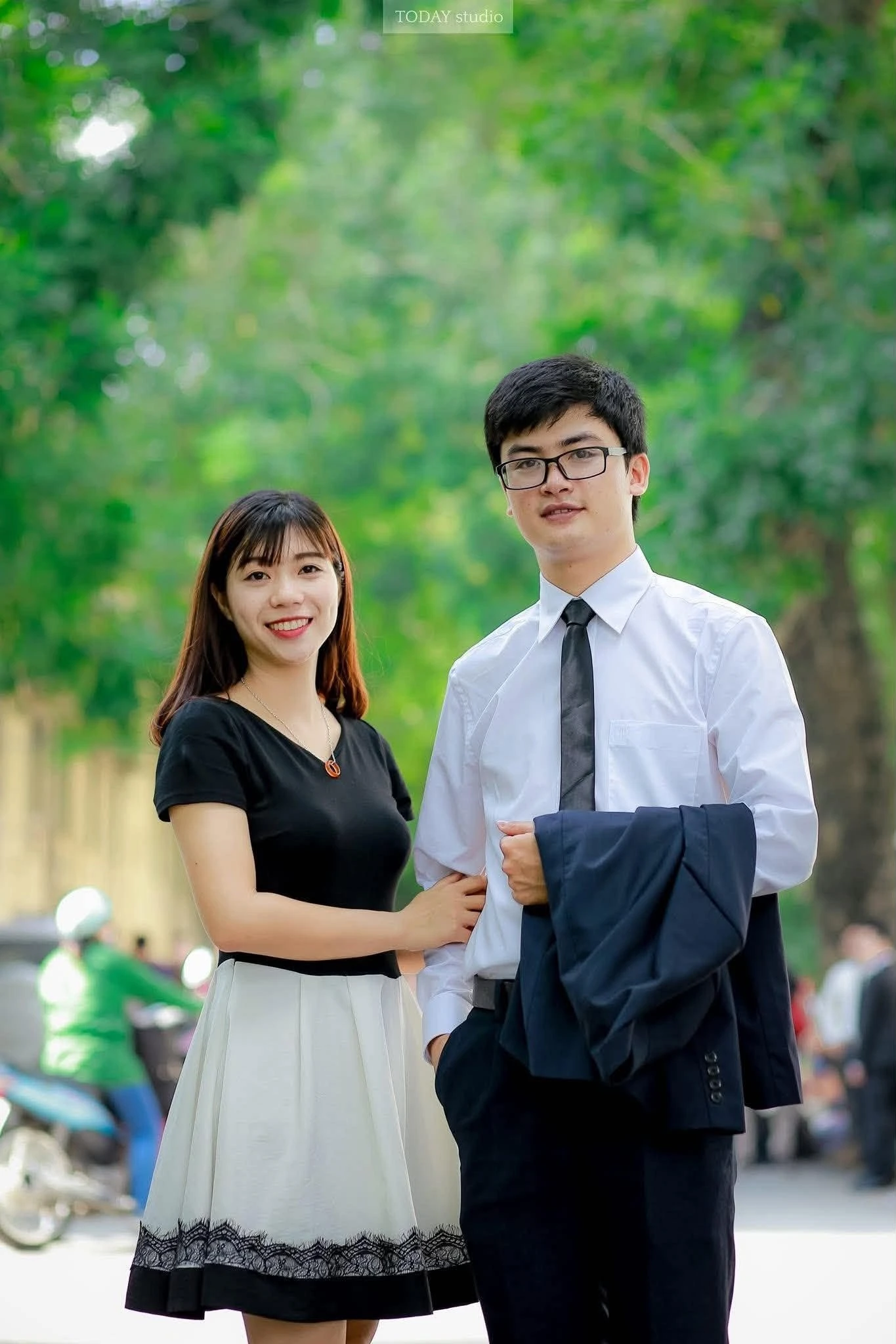 Mạnh dạn gửi kết bạn Facebook, cô gái làm vợ cựu thí sinh Olympia - Hình 4