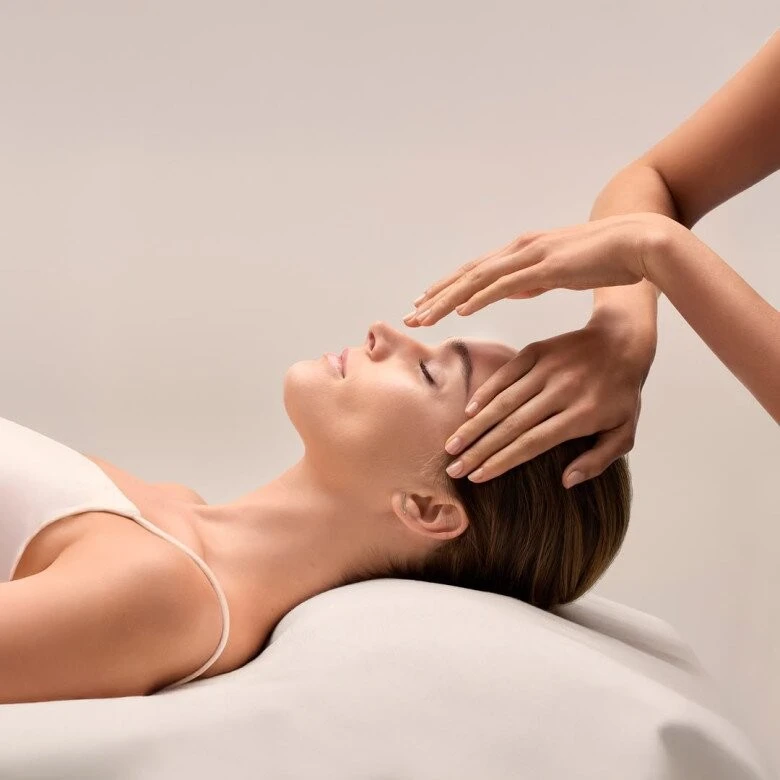 7 thói quen tưởng vô hại nhưng đang âm thầm bào mòn collagen, khiến làn da phụ nữ lão hóa phi mã - Hình 7