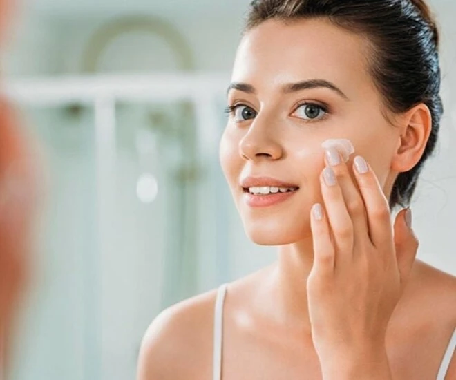 7 thói quen tưởng vô hại nhưng đang âm thầm bào mòn collagen, khiến làn da phụ nữ lão hóa phi mã - Hình 1