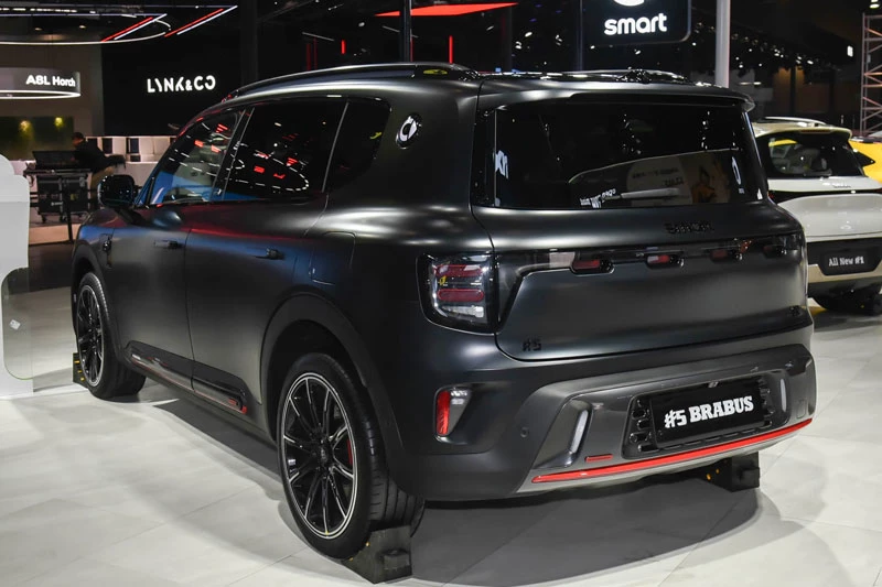 SUV dài hơn 4,7 mét, công suất 646 mã lực, giá gần 1,5 tỷ đồng - Hình 3