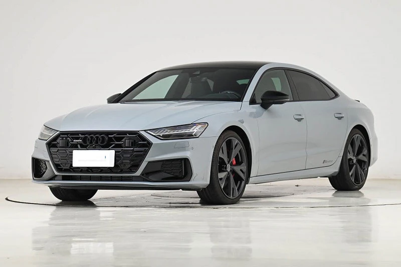 Xe sedan hạng sang công suất 340 mã lực, giá hơn 1,6 tỷ đồng - Hình 2