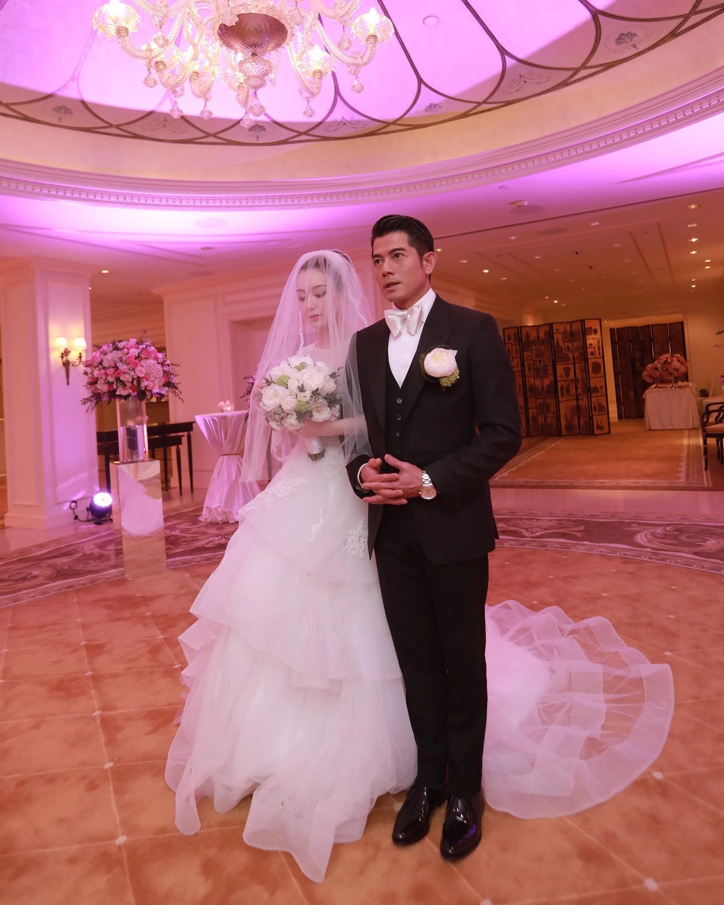 Căn nhà lụp xụp ở quê của lọ lem showbiz lấy đại gia hơn 22 tuổi, mỗi tháng được phát 730 triệu tiền tiêu vặt - Hình 4