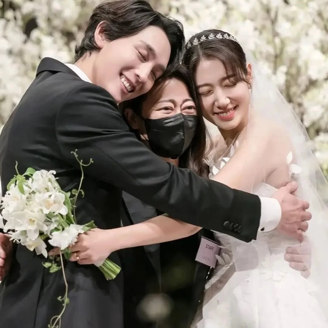 Hình ảnh của bà bầu Park Shin Hye trước ngày sinh con thứ 2 - Hình 5
