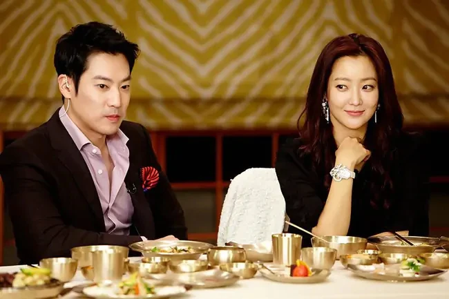 Ngoại hình không tin nổi của mỹ nhân đẹp nhất showbiz sau khi sinh con cho thiếu gia tập đoàn - Hình 7
