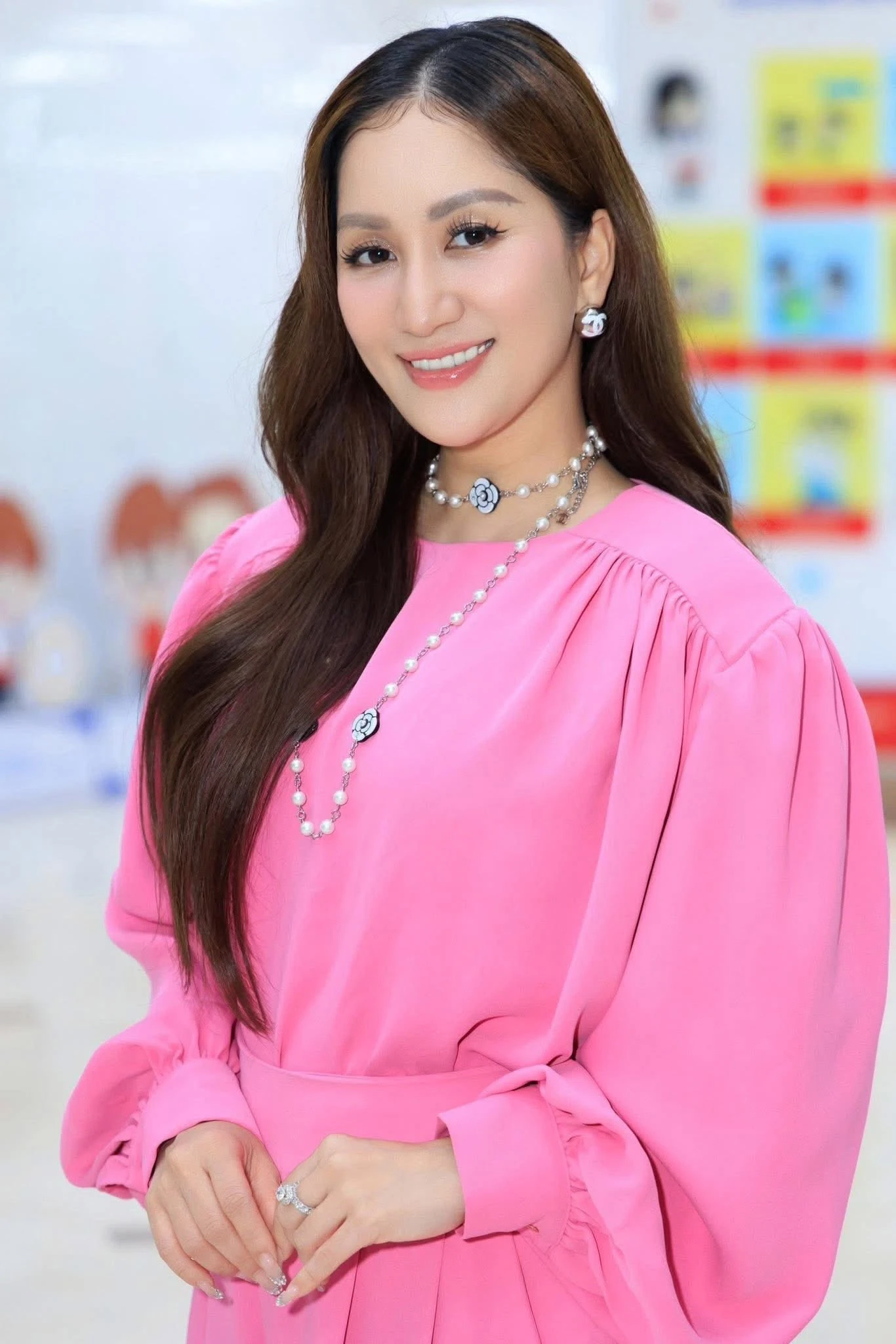 Sao nữ gốc Hà Nội lấy học trò kém 11 tuổi: Từng bị gia đình ngăn cản, thân thiết với tình cũ như người nhà - Hình 1