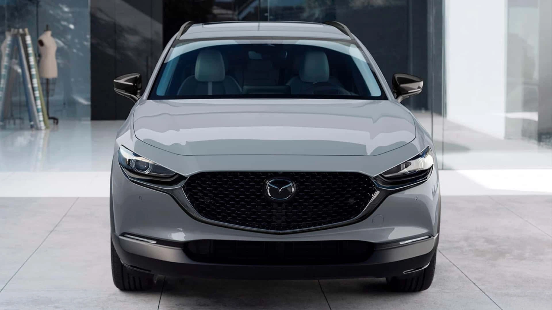 Mazda CX-30 và Toyota Corolla Cross HEV: Chọn cảm giác lái hay tiết kiệm xăng? - Hình 9