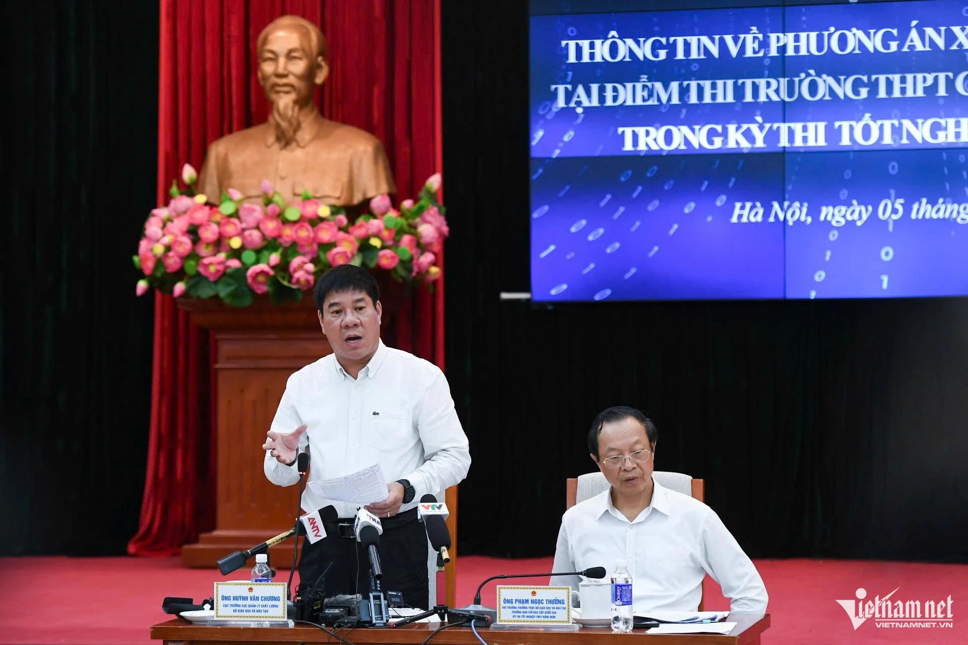 Phụ huynh móc nối với giáo viên trong vụ 147 điểm 10 Toán ở Tuyên Quang - Hình 1