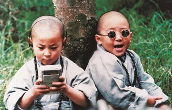 Sao nhí giàu nhất Trung Quốc dậy thì gây sốc sau 30 năm: U40 mà trẻ như mới 18, hết thời vẫn có 36.000 tỷ - Hình 2