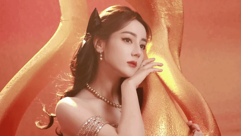 5 mỹ nhân Tân Cương đẹp nhất Cbiz: Địch Lệ Nhiệt Ba dẫn đầu, người cuối được ví như bước ra từ bích họa - Hình 1