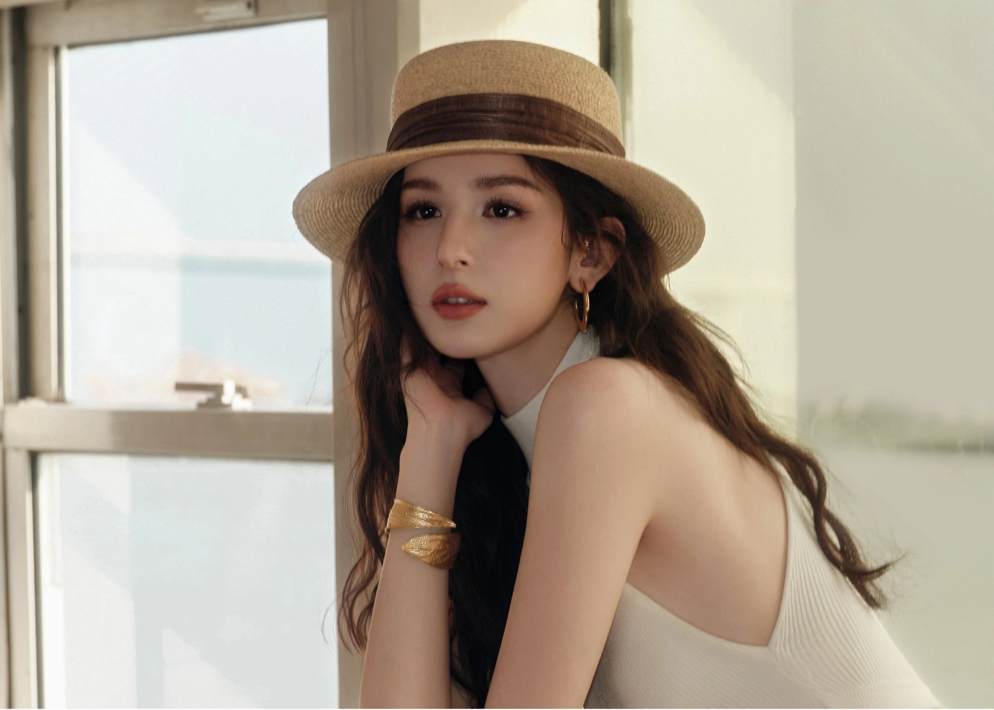 5 mỹ nhân Tân Cương đẹp nhất Cbiz: Địch Lệ Nhiệt Ba dẫn đầu, người cuối được ví như bước ra từ bích họa - Hình 10