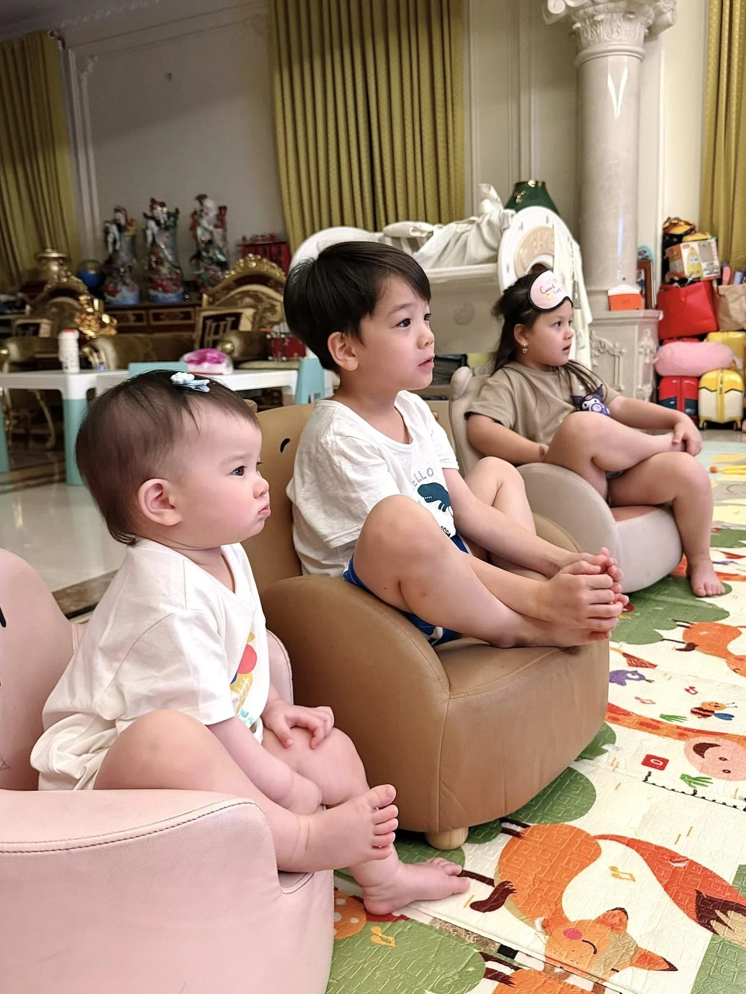 Bố đơn thân nghìn tỷ Đỗ Quang Vinh khoe công chúa út hơn 1 tuổi: Cục Bông trắng muốt, giống ba như tạc, bám ba nhất nhà - Hình 10
