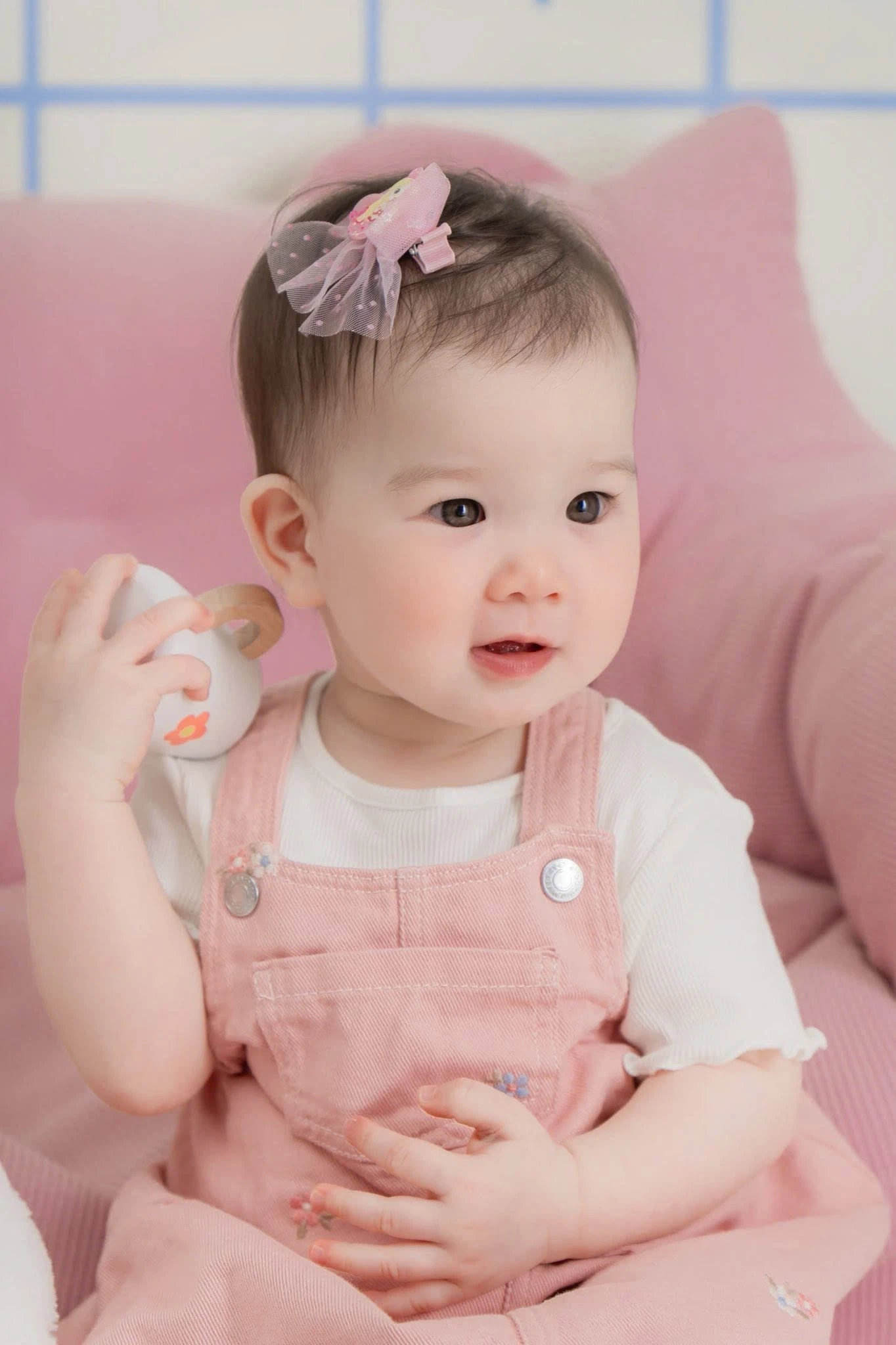 Bố đơn thân nghìn tỷ Đỗ Quang Vinh khoe công chúa út hơn 1 tuổi: Cục Bông trắng muốt, giống ba như tạc, bám ba nhất nhà - Hình 6