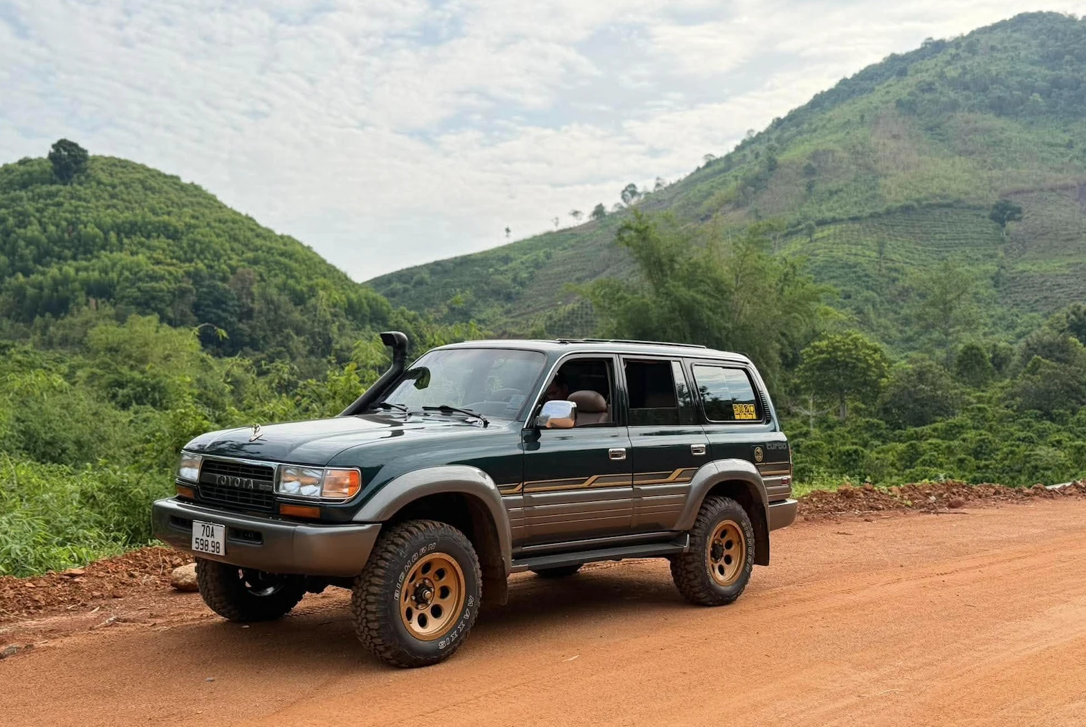 Dân chơi 9X hồi sinh Land Cruiser LC80 1995, săn 200 phụ tùng khắp thế giới - Hình 10