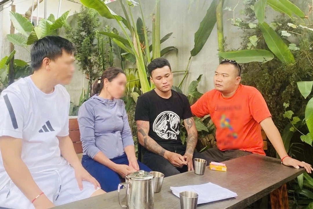 Hành trình cảm hóa đầy tâm huyết đưa đối tượng trốn truy nã về nước đầu thú - Hình 2