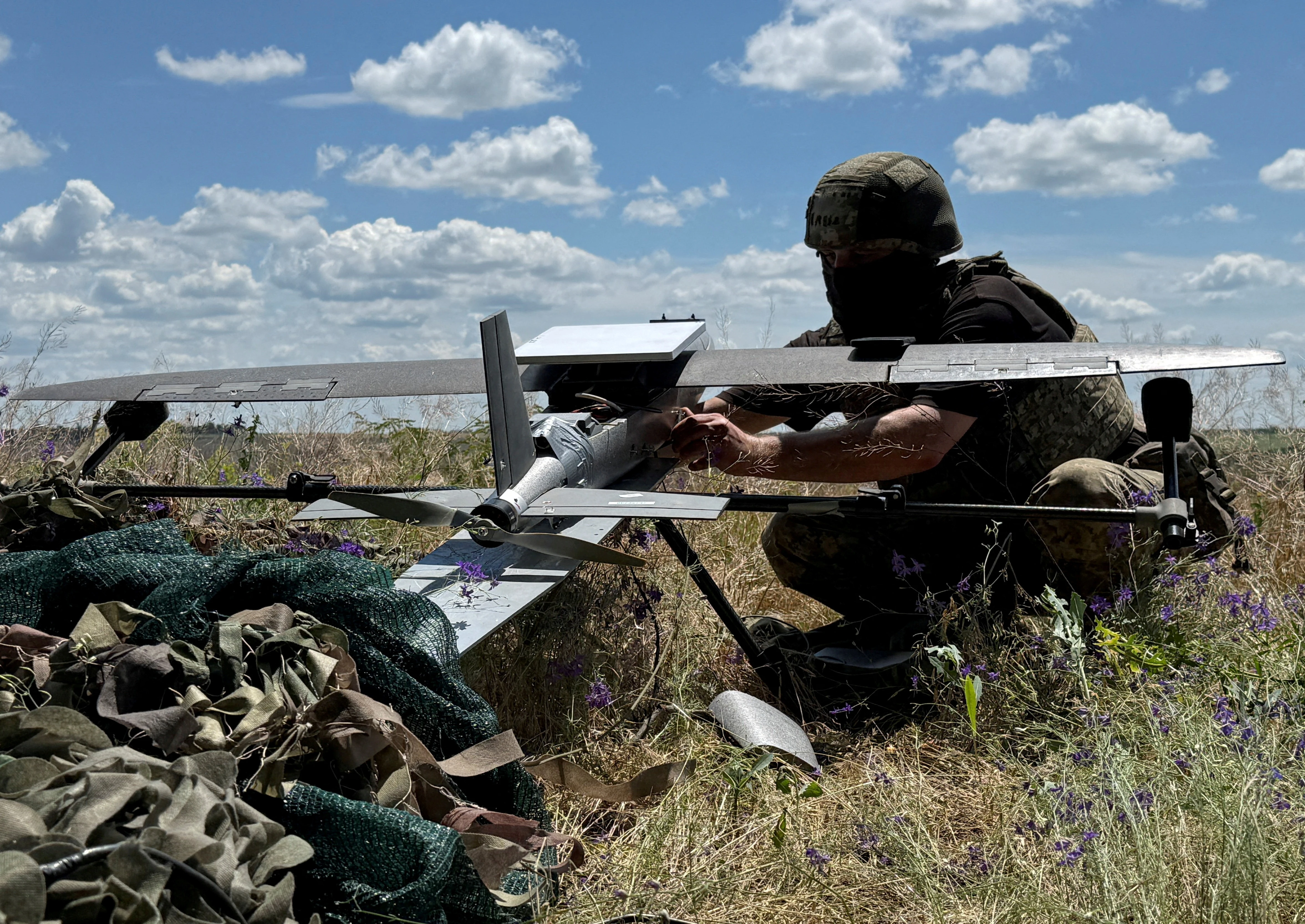 UAV hóa chiến tranh và cuộc chạy đua làm chủ vũ khí tầm xa của Ukraine - Hình 2