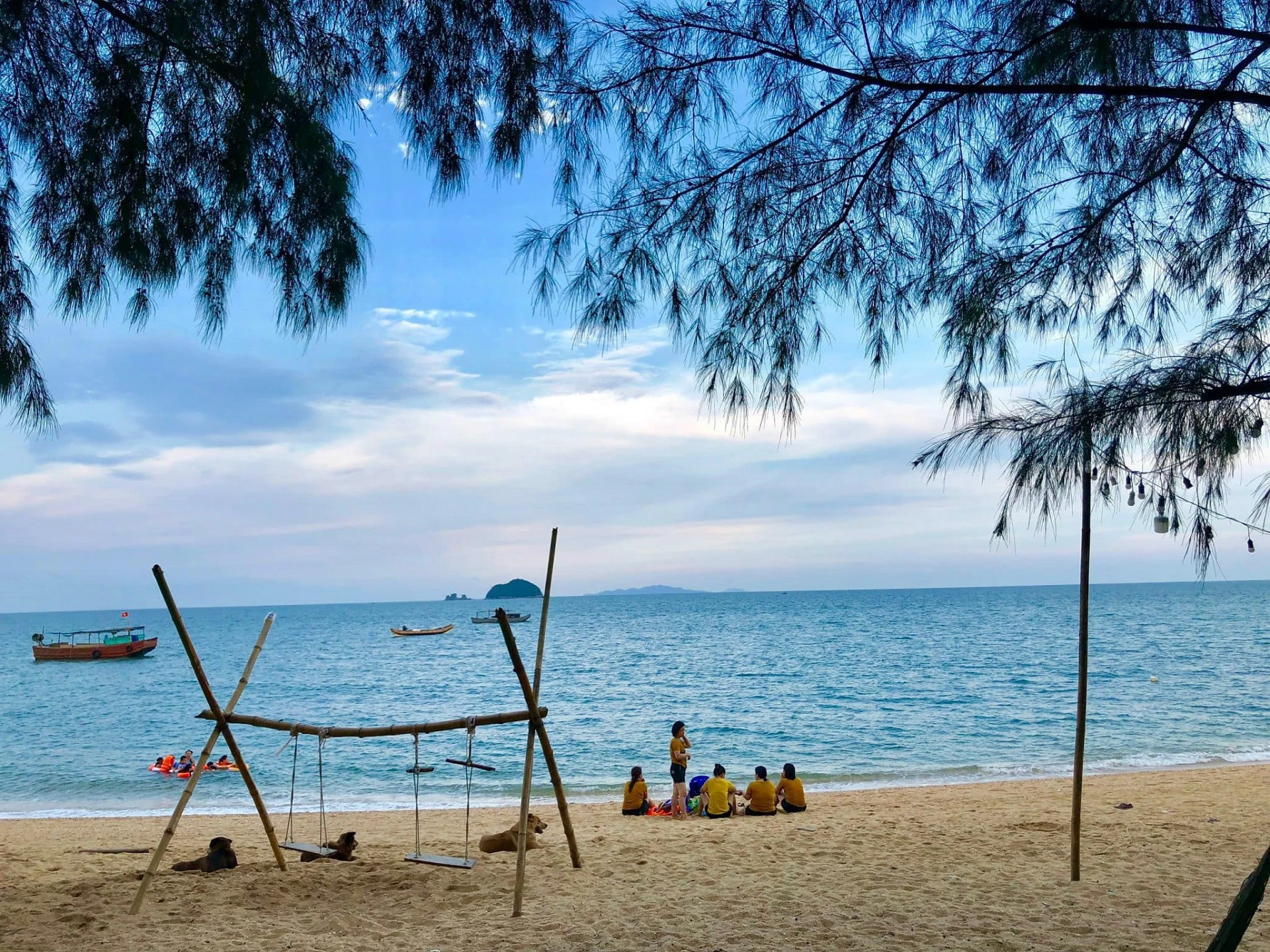 3 hòn đảo hoang sơ không phải ai cũng biết ở Quảng Ninh, nhiều món hải sản ngon - Hình 5