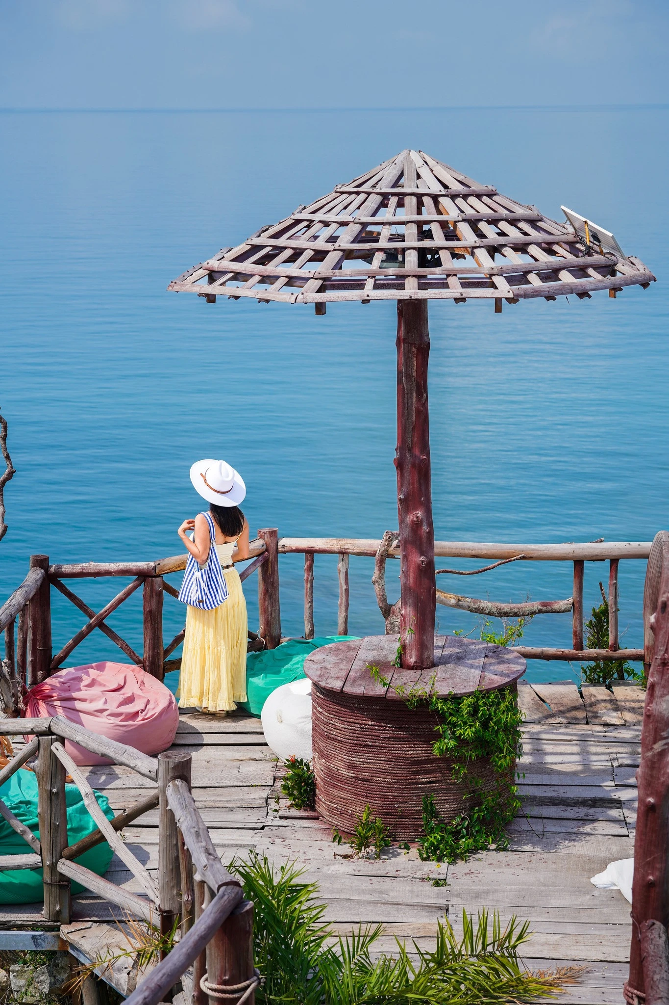 3 hòn đảo hoang sơ không phải ai cũng biết ở Quảng Ninh, nhiều món hải sản ngon - Hình 1