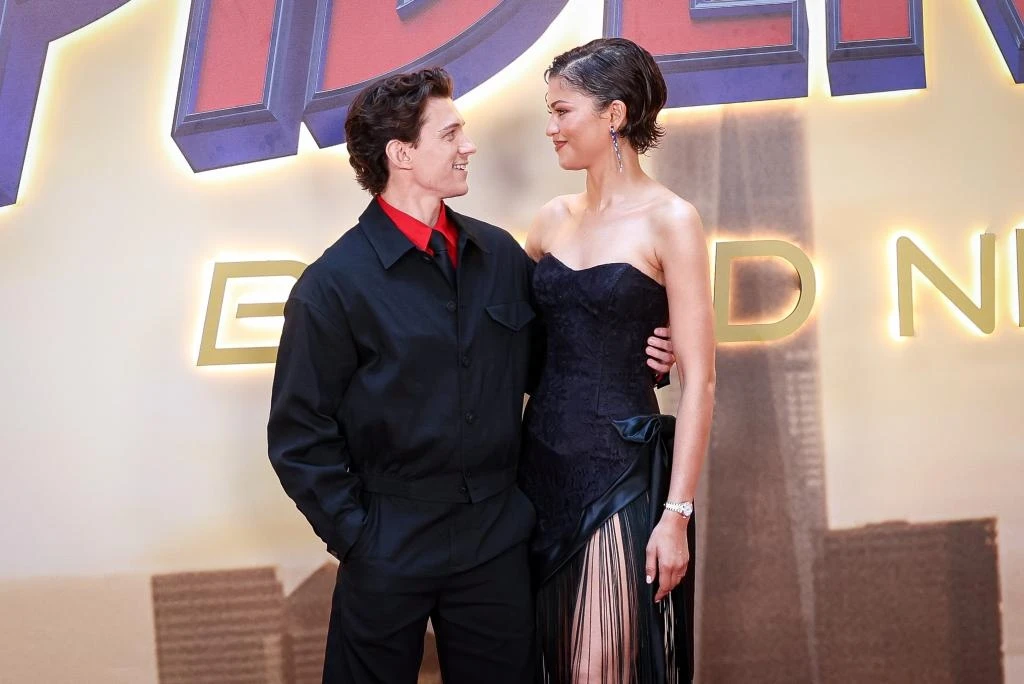 Đám cưới của Người nhện Tom Holland - Zendaya: Chi 18 tỷ bao trọn điền trang ở Anh, còn dùng trực thăng đưa đón dàn khách mời - Hình 7