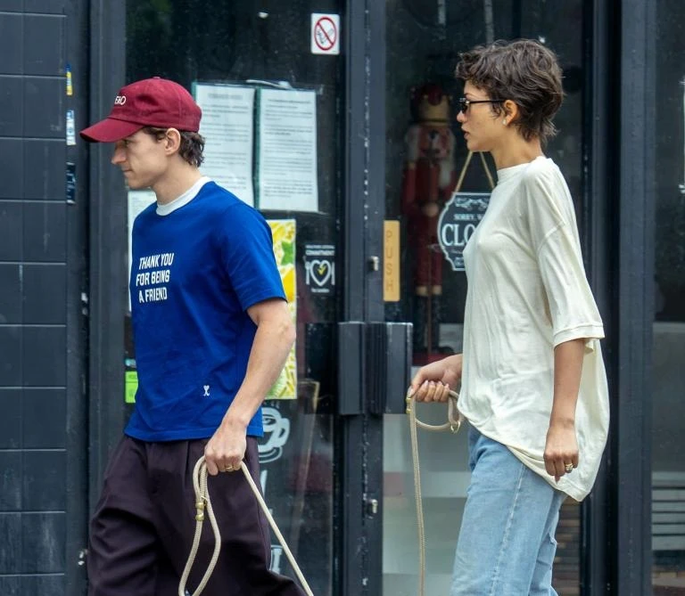 Đám cưới của Người nhện Tom Holland - Zendaya: Chi 18 tỷ bao trọn điền trang ở Anh, còn dùng trực thăng đưa đón dàn khách mời - Hình 6