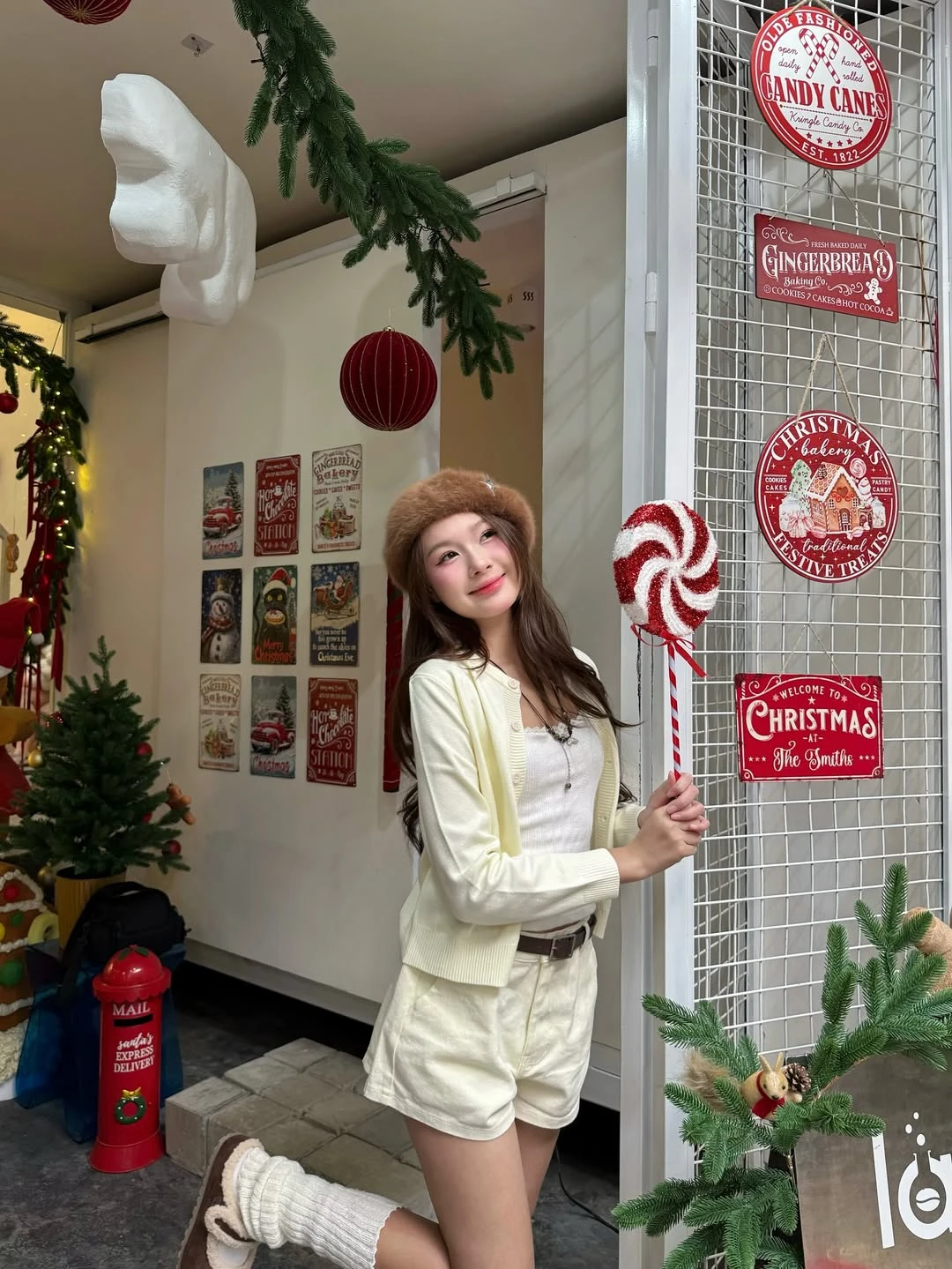 Diện vòng cổ đen, nhỏ nhắn nhưng đủ làm nên thần thái - Hình 6