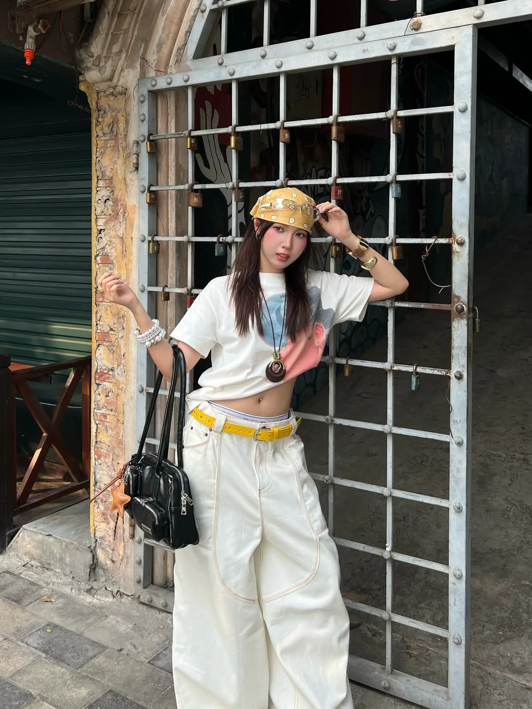 Diện vòng cổ đen, nhỏ nhắn nhưng đủ làm nên thần thái - Hình 7