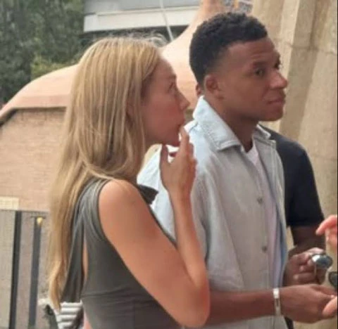 Mbappe có kế hoạch bất ngờ tại Barcelona - Hình 1