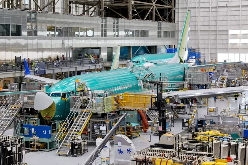 Mỹ kiểm tra hàng trăm máy bay Boeing 737 MAX - Hình 1