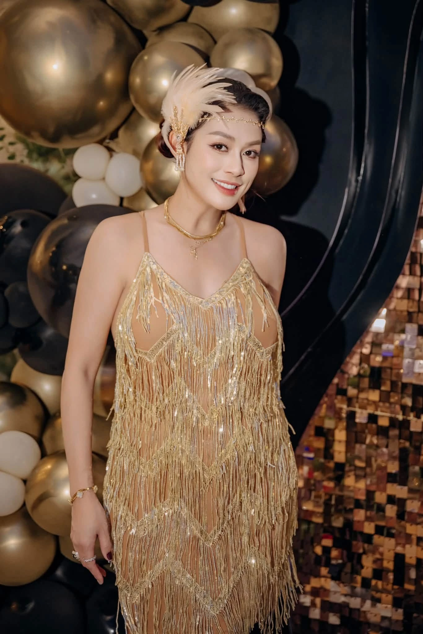 Mỹ nhân ghê gớm nhất Hoa Cỏ May sau 25 năm: Nhan sắc thăng hạng sau biến cố, đẹp hơn thời mới vào nghề - Hình 5