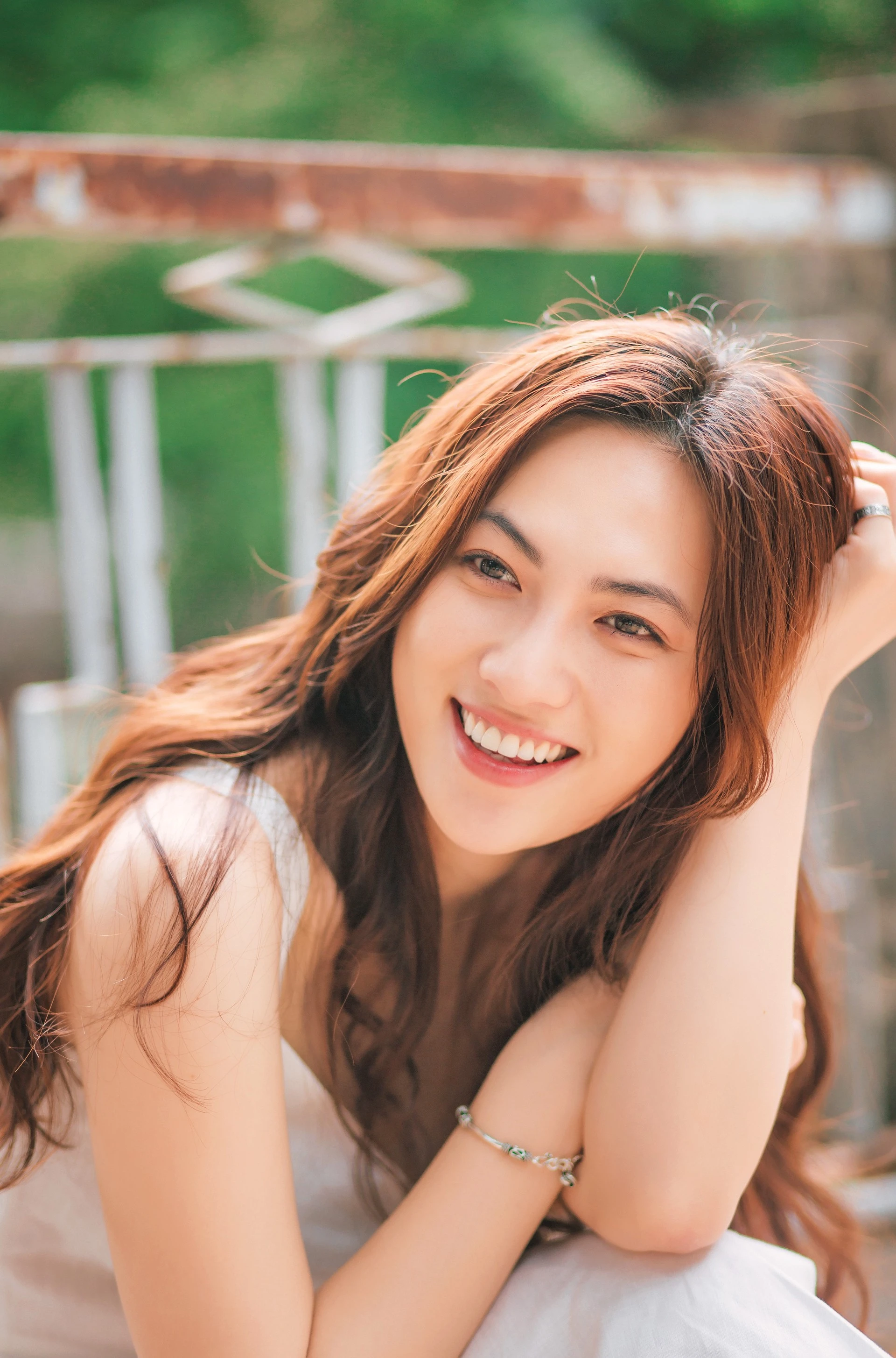 Nữ NSƯT thừa nhận rình rập sinh viên ở cổng trường đại học suốt 3 năm, cứ thấy ai xinh là chụp trộm - Hình 3